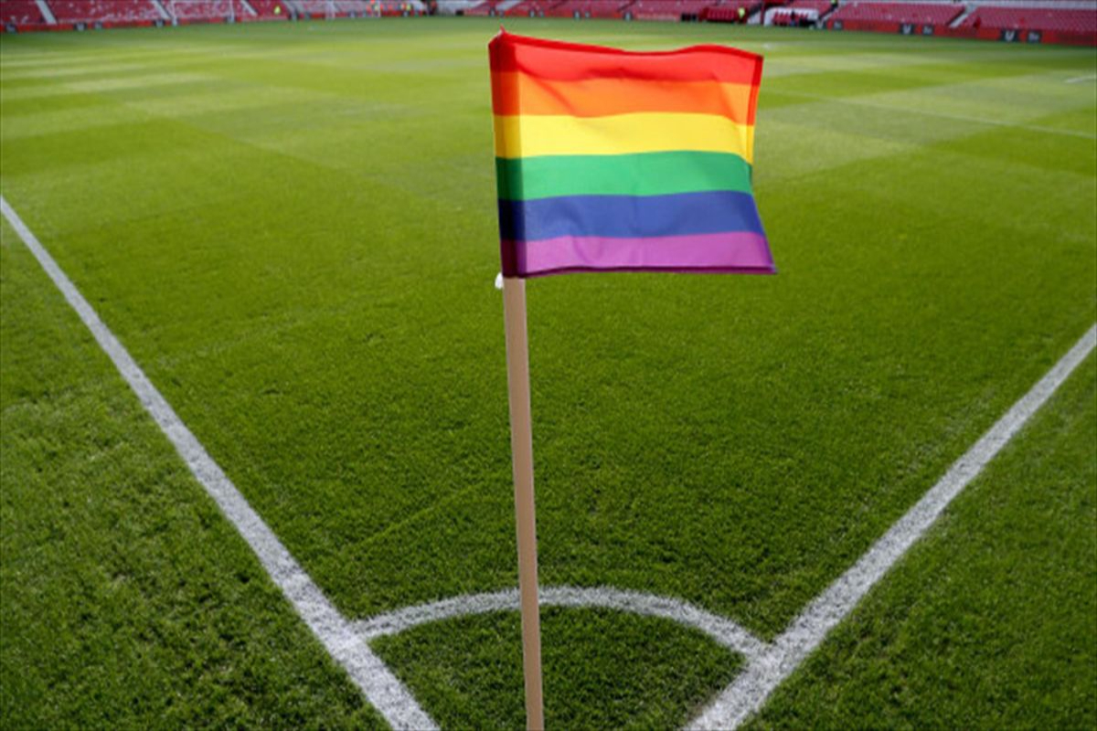 Football joueur coming out