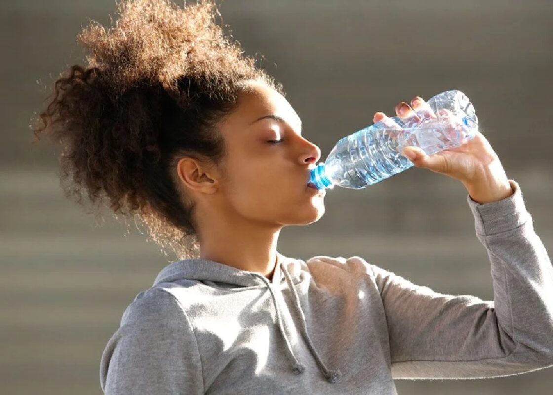 « Le fait de ne pas boire suffisamment d’eau pourrait raccourcir votre vie »