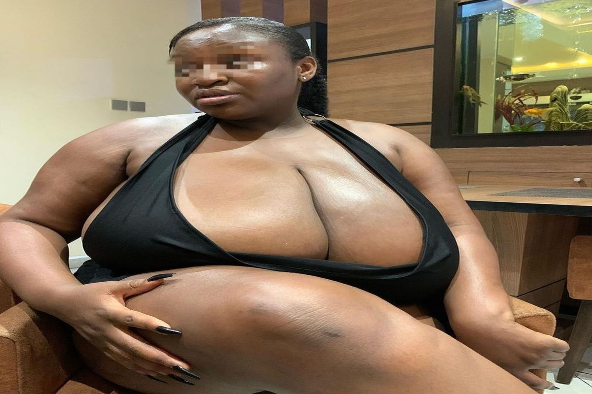 Cette femme enflamme la toile avec sa poitrine généreuse (photos)