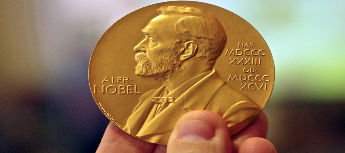 Le prix Nobel de médecine 2025 récompense un trio pour la recherche sur le…