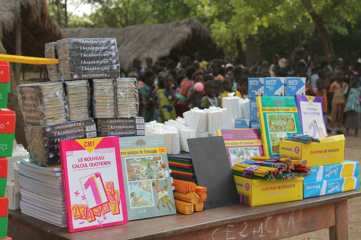 Togo/Éducation : Le chef de l’État apporte son soutien à ces préfectures