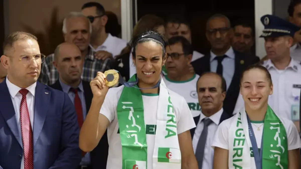 Algérie accueil triomphal pour les médaillés olympiques dont Imane Khelif