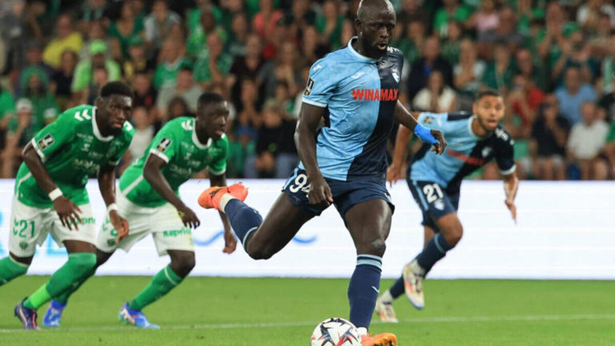 Ligue 1 Abdoulaye Touré il exécute un geste humiliant pour clouer le bec au gardien adverse