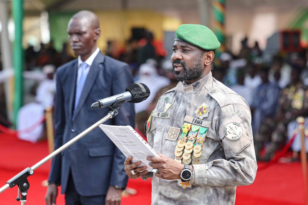 65e anniversaire de l’indépendance du Mali : le Président honore des personnalités à la retraite