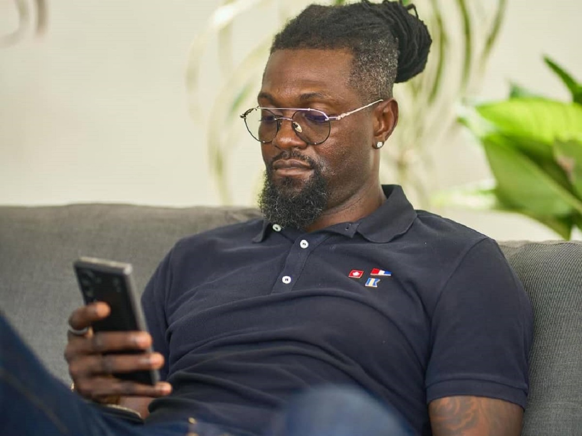 Adebayor frappé par un terrible malheur : « Mon coeur est lourd… »