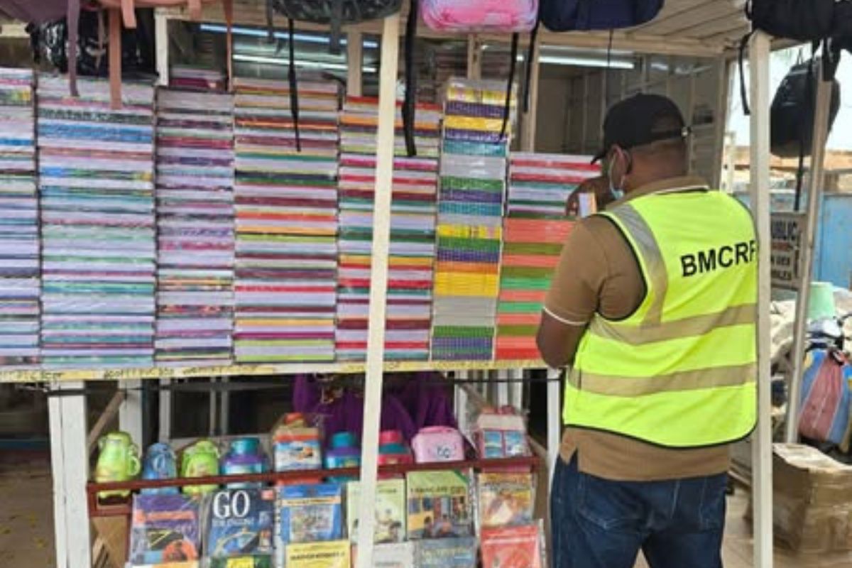 Burkina Faso/Rentrée 2025–2026 : la BMCRF contrôle le prix des fournitures scolaires