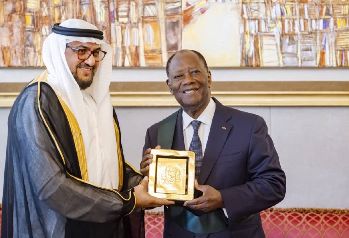 Côte d’Ivoire : Alassane Ouattara reçoit le prix africain pour la promotion de la paix