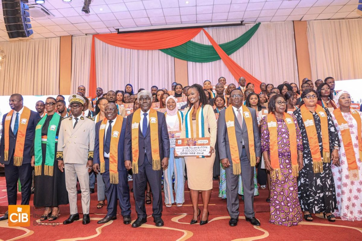 Prix Alassane Ouattara du Jeune entrepreneur émergent : 60 jeunes reçoivent 300 millions FCFA