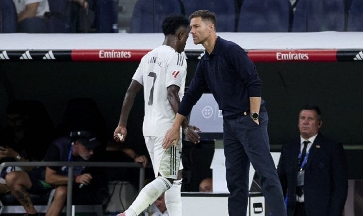 « Je pensais que mettre de la fraîcheur était… », Xabi Alonso regrette sa décision contre Vinicius