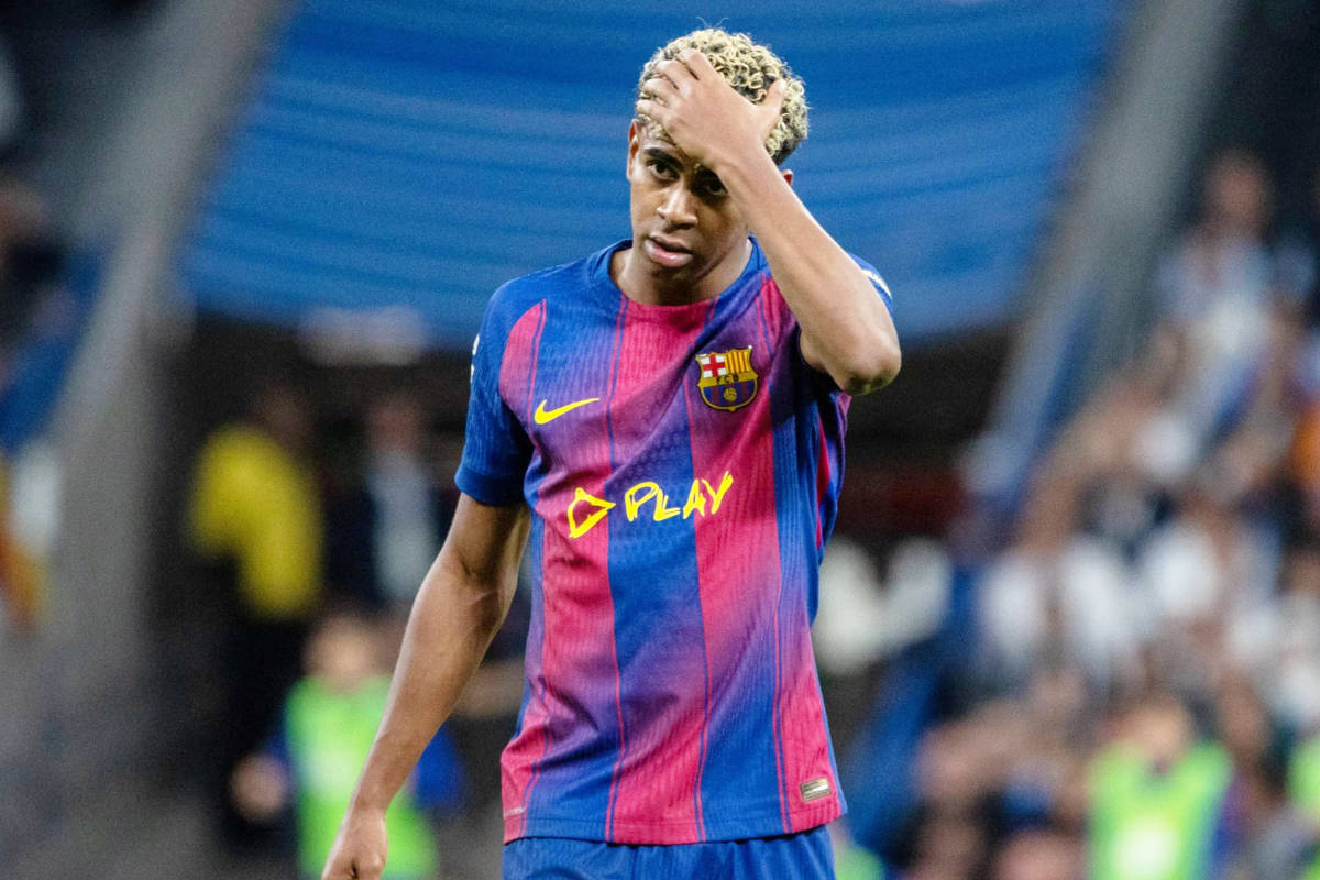 FC Barcelone : Lamine Yamal fait une demande audacieuse à Hansi Flick