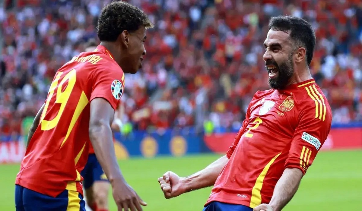 Lamine Yamal-Carvajal : la guerre ouvertement lancée entre les 2 stars de la Roja