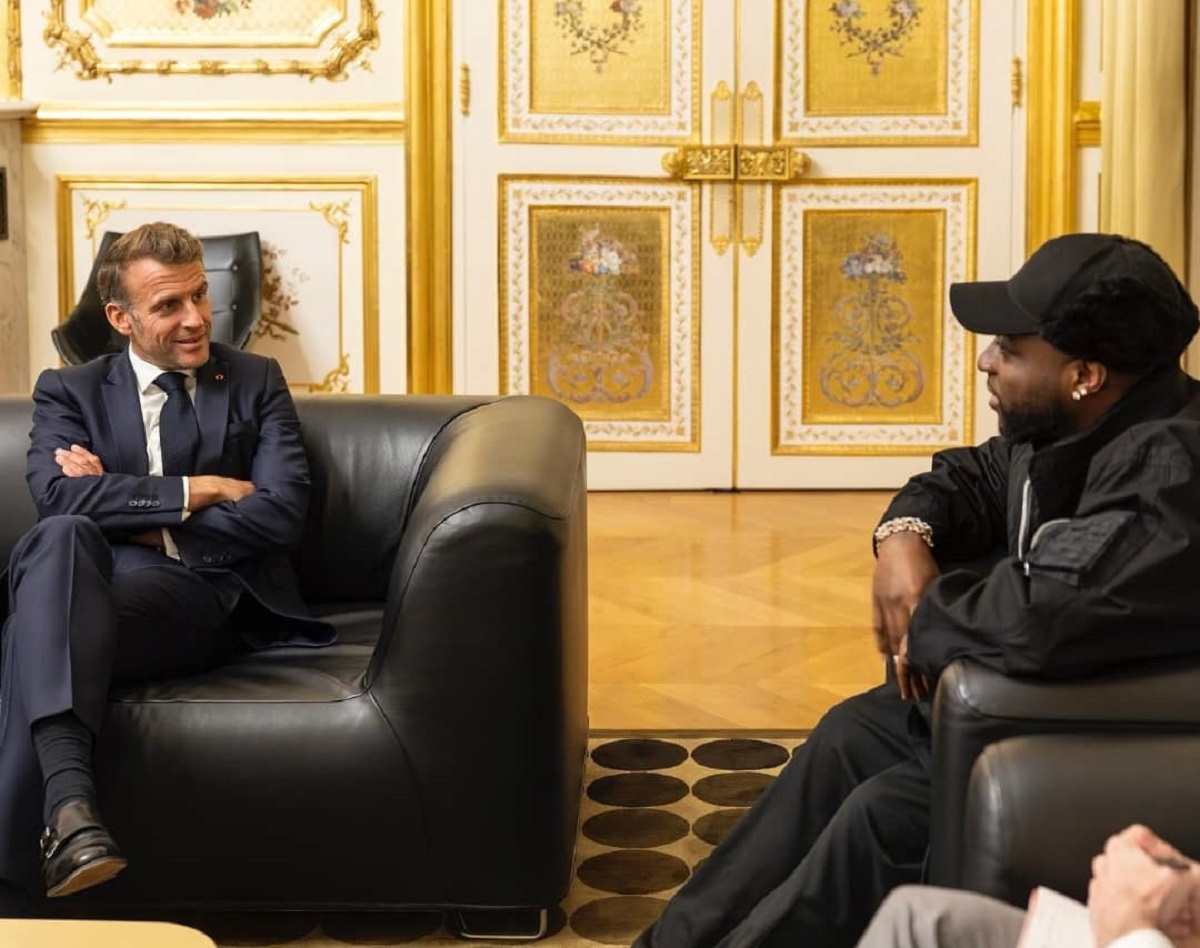 Les images surréalistes de la rencontre entre Davido et Emmanuel Macron(vidéo)