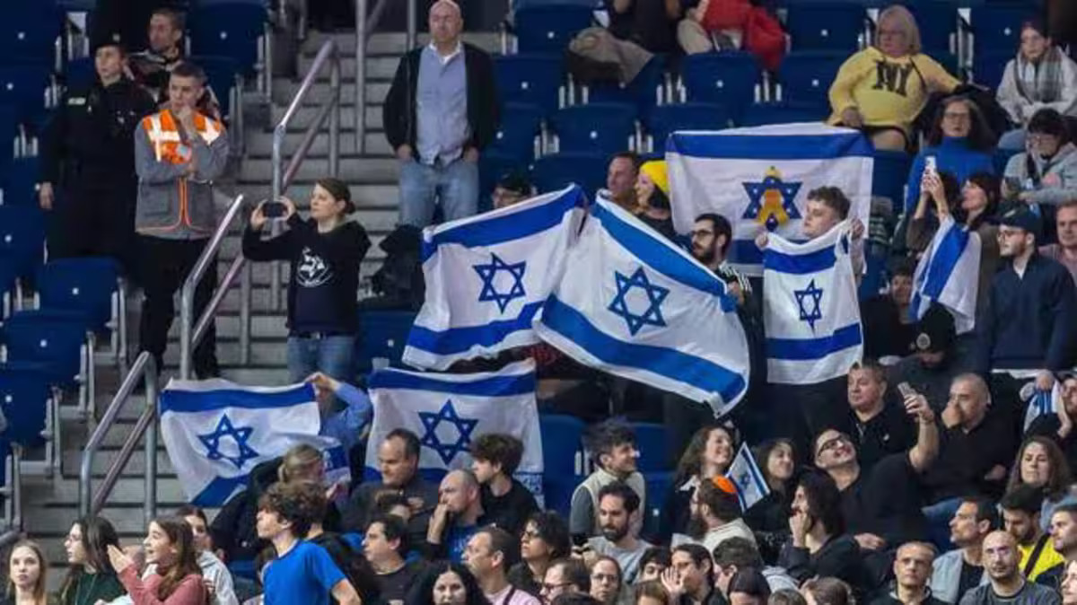 Ligue Europa : les supporters d'un club israélien interdits de match à Aston Villa