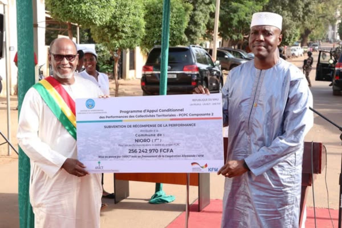 Mali : cérémonie de remise des subventions de performance variant entre 230 millions à 256 millions de francs CFA