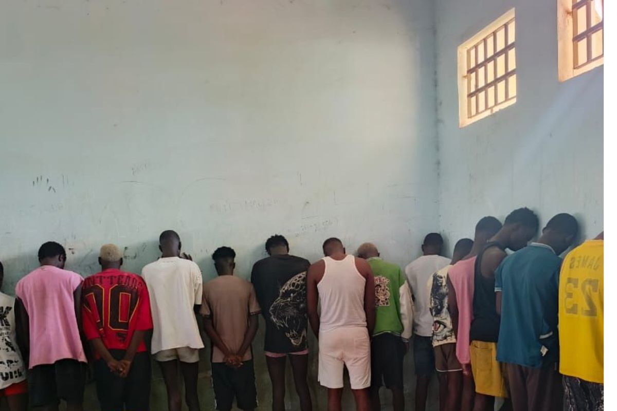 Sénégal : le Commissariat d’arrondissement de Jaaxay interpelle 17 individus, une femme dans le lot