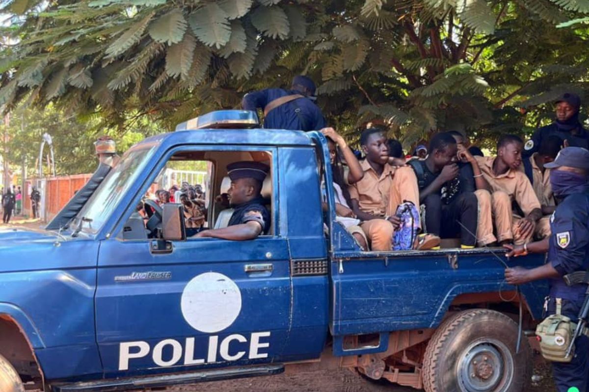 ‎Burkina/Bobo Dioulasso : 77 élèves interpellés par Brigade Anti-criminalité pour…